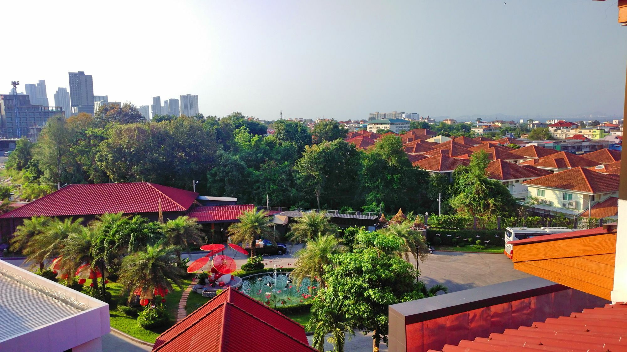 Marble Garden View Resort Паттайя Экстерьер фото